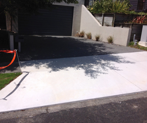 Residential Vehicle Crossing & Exposed Aggregate Drive